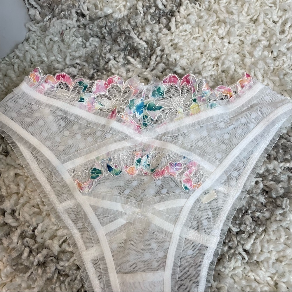 NWOT FOR LOVE & LEMONS High Waisted Floral Outline Panty White XXS - Picture 6 of 11